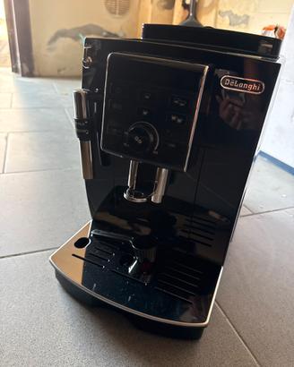 Macchina da caffe automatica deLonghi ECAM 23.12X