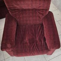 divano tre posti e due poltrone