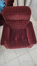 divano tre posti e due poltrone