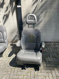 Sedili in Pelle 2a e 3a fila Chrysler Voyager in