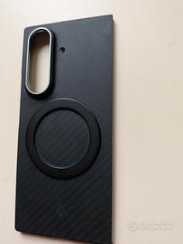 cover Spigen • stile carbonio • Samsung Z Fold 7