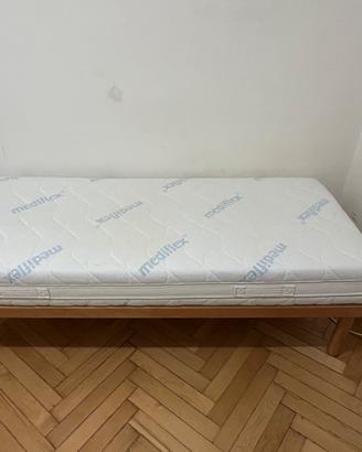 Materasso singolo con rete in legno