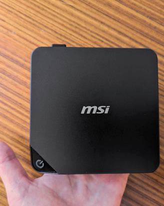Mini PC marchio MSI con Windows 11