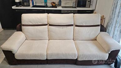 Divano con recliner 
