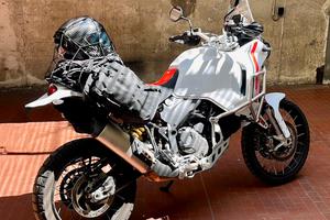 Ducati DesertX - come nuova
