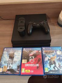 ps4 con controller e 3 giochi
