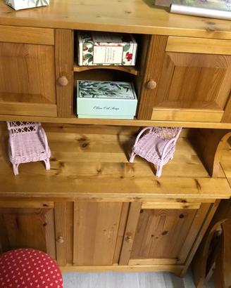 Mobili giocattolo in legno vintage