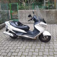 Suzuki burgman 200