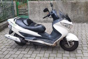 Suzuki burgman 200