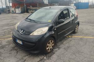 PEUGEOT 107 1.0 BENZINA 86.000 KM € 2.200 