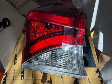 Fanale posteriore sinistro Toyota Auris II 2015-20
