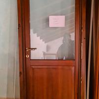 porta di legno con vetro 