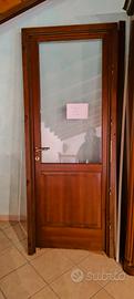porta di legno con vetro 