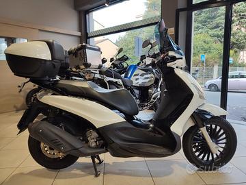 Piaggio Beverly 300 i.e.