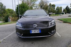 Volksvagen Passat metano con gancio traino