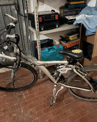 Bicicletta Dechatlon MB Mountain Bike