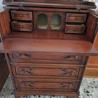 mobile in legno massello 
