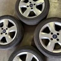 Gomme con cerchi in lega 195 50 R15