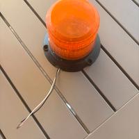 Lampeggiante arancione.