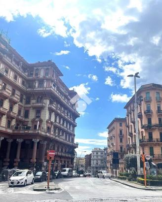 MULTILOCALE A NAPOLI