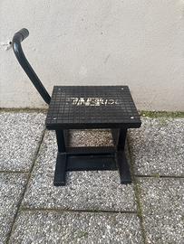 Cavalletto centrale alzabile