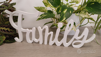 Scritta Family da arredamento in PVC bianco 36 cm