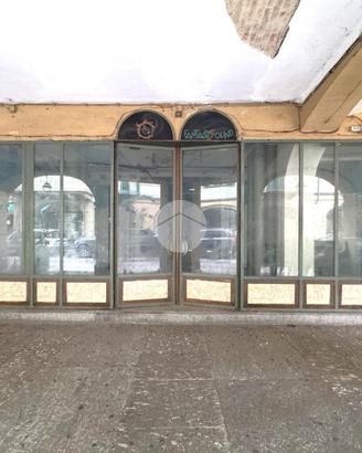 NEGOZIO A RIVAROLO CANAVESE
