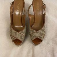 Sandali guess