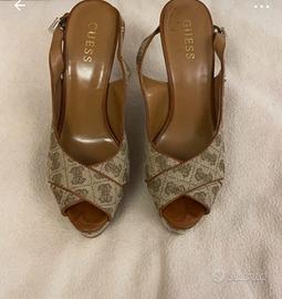 Sandali guess