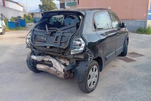 Renault Twingo incidentata sinistrata 