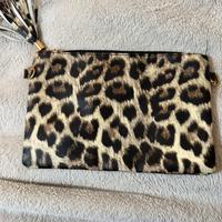 Pochette con stampa leopardata