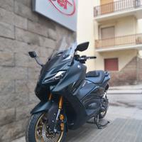 YAMAHA T-MAX 560