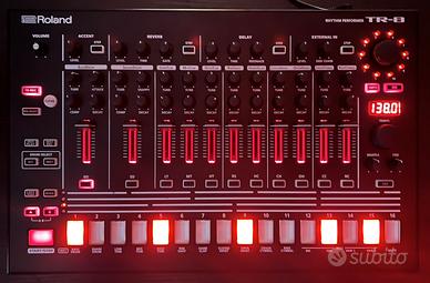 Roland tr-8
