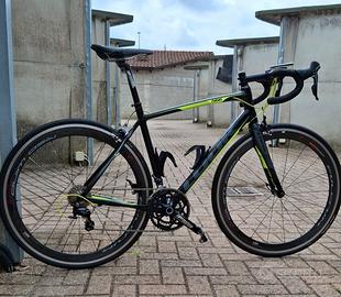 Bici da corsa telaio in carbonio Look 566