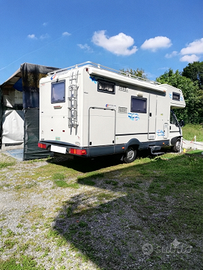 Camper mansardato