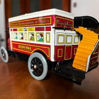 Modellino in latta, furgone.