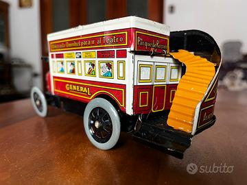 Modellino in latta, furgone.
