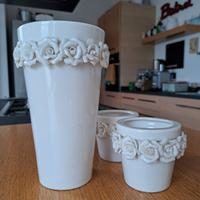 3 vasi in porcellana 