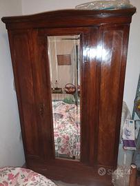 Armadio antico vintage