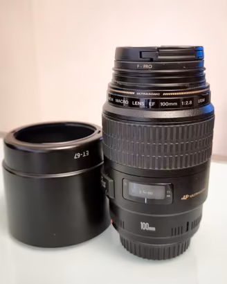 Canon EF 100mm f/2.8 Macro USM