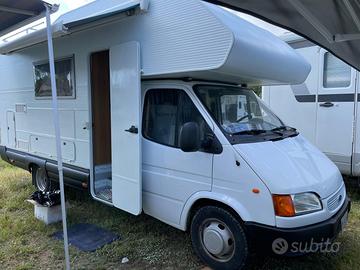 Camper Ford Transit 2.5 - allestimento RIMOR