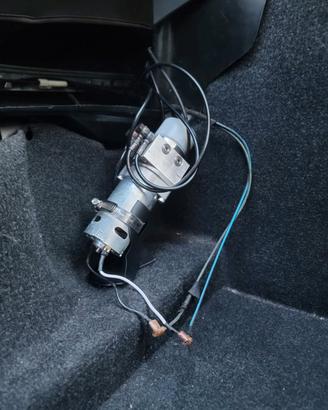 bmw z4 staffa per motorino capote (ricollocamento)