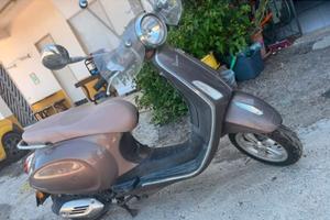 🔹 Vespa Primavera 50 4T 2014 -