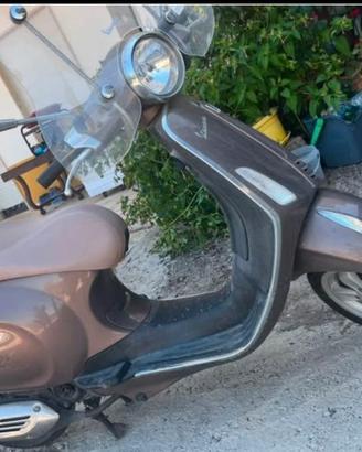 🔹 Vespa Primavera 50 4T 2014 -