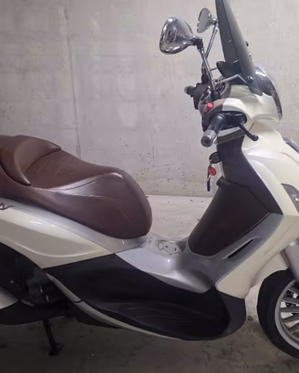 Piaggio Beverly 300 i.e. 2010 – 30.000 km