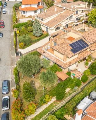 PORZIONE DI BIFAMILIARE A GUIDONIA MONTECELIO