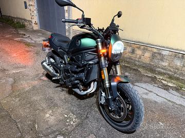 Moto Naked Benelli Leoncino 800