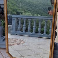 Specchio con cornice in legno