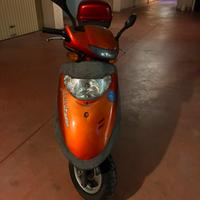 Scooter Kymko Movie 125