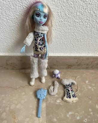 BAMBOLA MONSTER HIGH